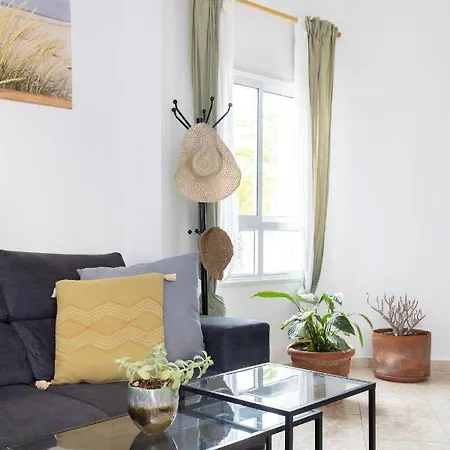 136 By Sunkeyrents * Alcala (Tenerife)